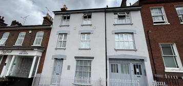 3 bedroom flat to rent