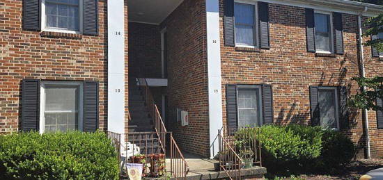 420 N Grove St APT 16, Bridgewater, VA 22812