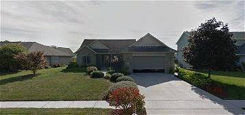 920 Country Creek Dr, Findlay, OH 45840
