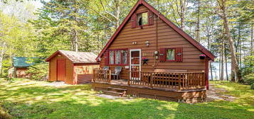 296 Lakeshore Dr, Chester, NS B0J 2M0