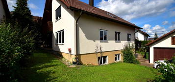 "LIVING NOW" in modern und umfangreich saniertem 1-2 Familienhaus