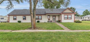 204 W Elm St, Polo, MO 64671