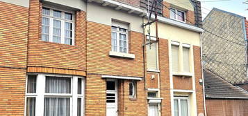 Maison de ville 3 étages  à vendre, 5 pièces, 4 chambres, 132 m²