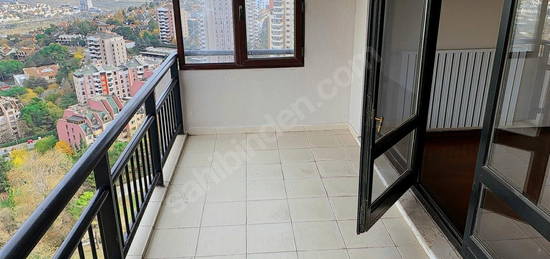 Bahçeşehir Gölet Manzaralı Teraslı 2+1 Kiralık Daire