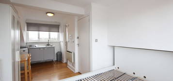 Studio to rent in Leeside Crescent, London NW11