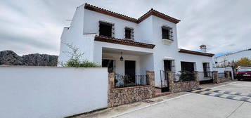 Chalet en avenida Europa en Montejaque