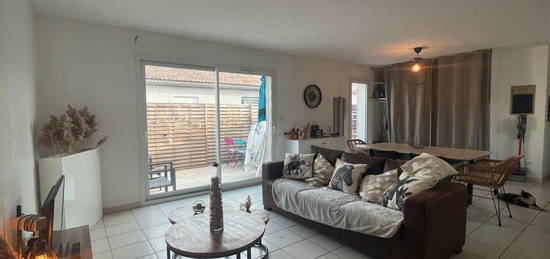 Vedene Appt T3, 2 Ch, 65 m2 avec balcon et places de parking