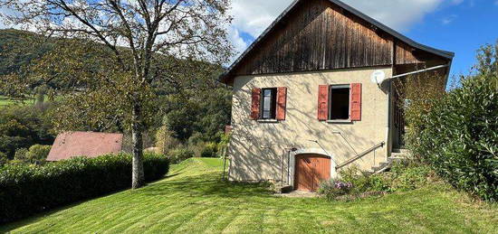 Petite maison individuelle de village à louer