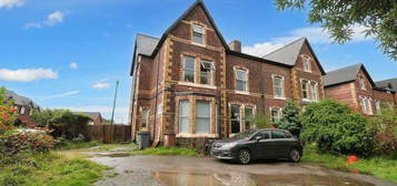 9 bedroom semi-detached house for sale