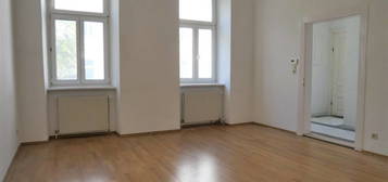 Provisionsfrei: Unbefristeter 33m² Altbau mit Einbauküche und Gartenblick - U3-Ottakring!