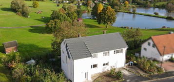 Einfamilienhaus mit Seeblick in Oberbreitzbach