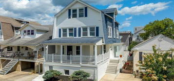 3 N Surrey Ave, Ventnor, NJ 08406