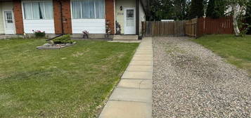 2014 5th Ave, Cold Lake, AB T9M 1G1
