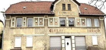 Kahlwinkel-Großes Einfamilienhaus mit Einliegerwohnung und Garten