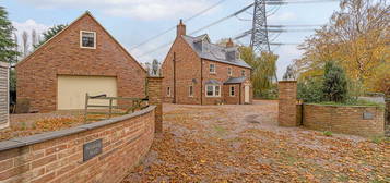 6 bedroom detached house for sale