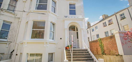 Flat to rent in Florence Road, Brighton BN1