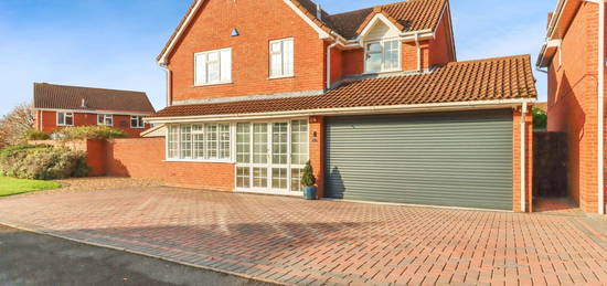 4 bed detached house for sale