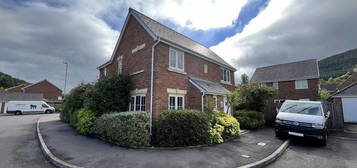 4 bed detached house for sale