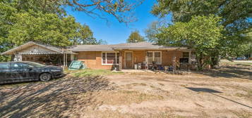 360 McDonald St, Fairfield, TX 75840