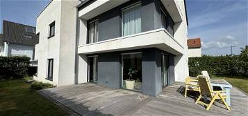Großzügiges, gehobenes Architektenhaus mit EBK, Galerie & Garage in ruhigem Neubaugebiet "Mainfeld"
