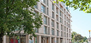 Flat to rent in Melrose Apartments, Winchester Road, Swiss Cottage NW3