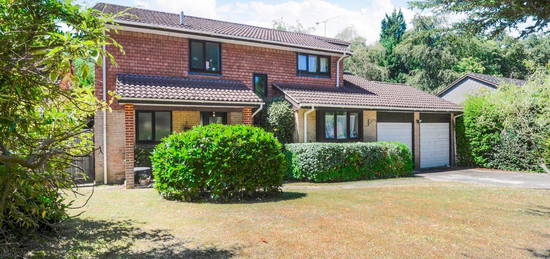 Detached house to rent in Beechwood Drive, Cobham KT11