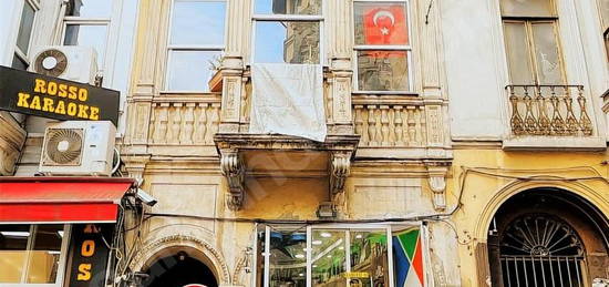 BEYOĞLU BALO SOKAK' TA YENİLENMİŞ GENİŞ 1+1 SATILIK DAİRE