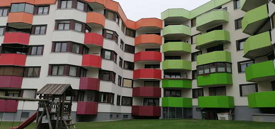 Große Wohnung mit 2 Balkonen und Garagenplatz