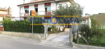 Appartamento in vendita in  SP17a, 96