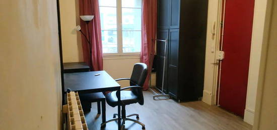 Studio 14m² Place de Clichy