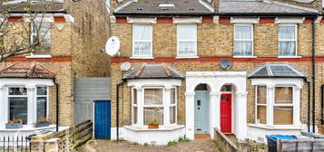 End terrace house for sale in Ferndale Road, London SE25