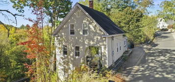 28 Tremont St, Athol, MA 01331