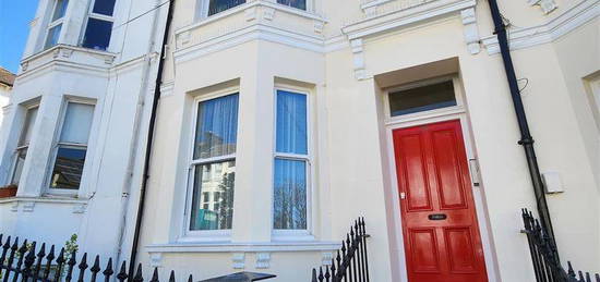 Flat to rent in Ditchling Rise, Brighton BN1