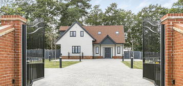 4 bed detached house for sale