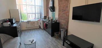 3 bed flat to rent