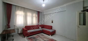 *** SİNCAN MERKEZDE BAHÇE KATI EŞYALI KİRALIK 2+1 DAİRE ***