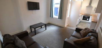 3 bed terraced house to rent