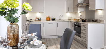 2 bed flat for sale