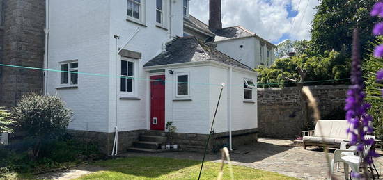 Flat to rent in Pendarves Road, Penzance TR18