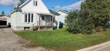 92 Hollywood Avenue, Smooth Rock Falls,