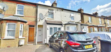 2 bedroom maisonette for sale