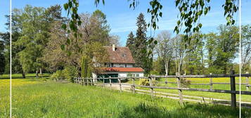 Wohnen in der Idylle inmitten des Schlossparks - Ehemaliges Forsthaus für Naturliebhaber