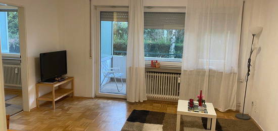 Schöne kleine Voll-Möblierte 2-Zimmer Wohnung in Ffm Eschersheim