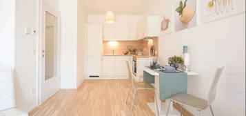 GREENCITY - SINGLE TRAUM MIT GROSSEM BALKON + EINER KRAFT- U SCHUKO KOMBISTECKDOSE