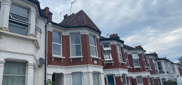 3 bed flat to rent