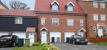 3 bedroom detached house