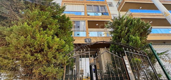 Karşıyaka Yalı Mh. Merkezi Konumda Kiralık 1+1 Daire