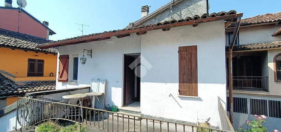 CASA SEMINDIPENDENTE A ARQUATA SCRIVIA