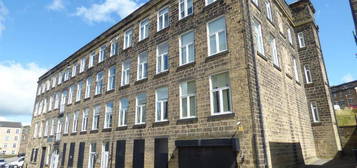 Flat to rent in Mill Court, Britannia Wharf, Bingley BD16