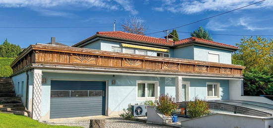 SONJA - Ein-/ Zweifamilienhaus mit Sonnenterrasse, Pool und Garage in Adlwang